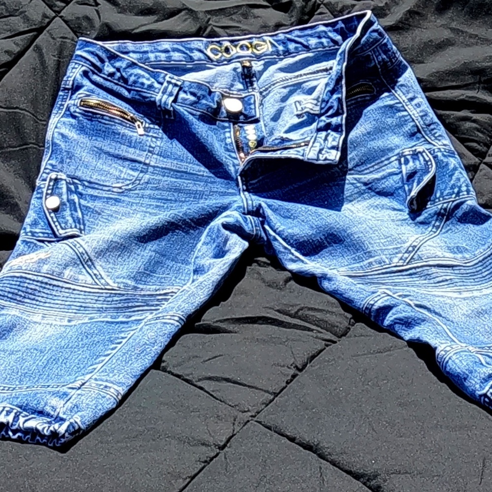 VINTAGE WOMEN'S COOGI DENIM SHORT - LONG CARGO STYLE